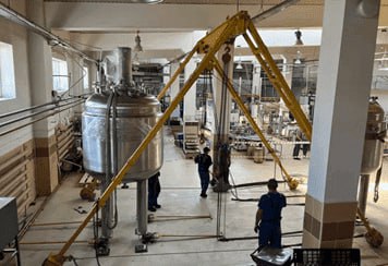 Разгрузка оборудования с подачей к месту монтажа и установкой в проектное положение